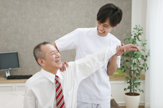 けんやまもと　分析からアジャストまで腰痛マスター 治療院紹介 | Ken Yamamoto